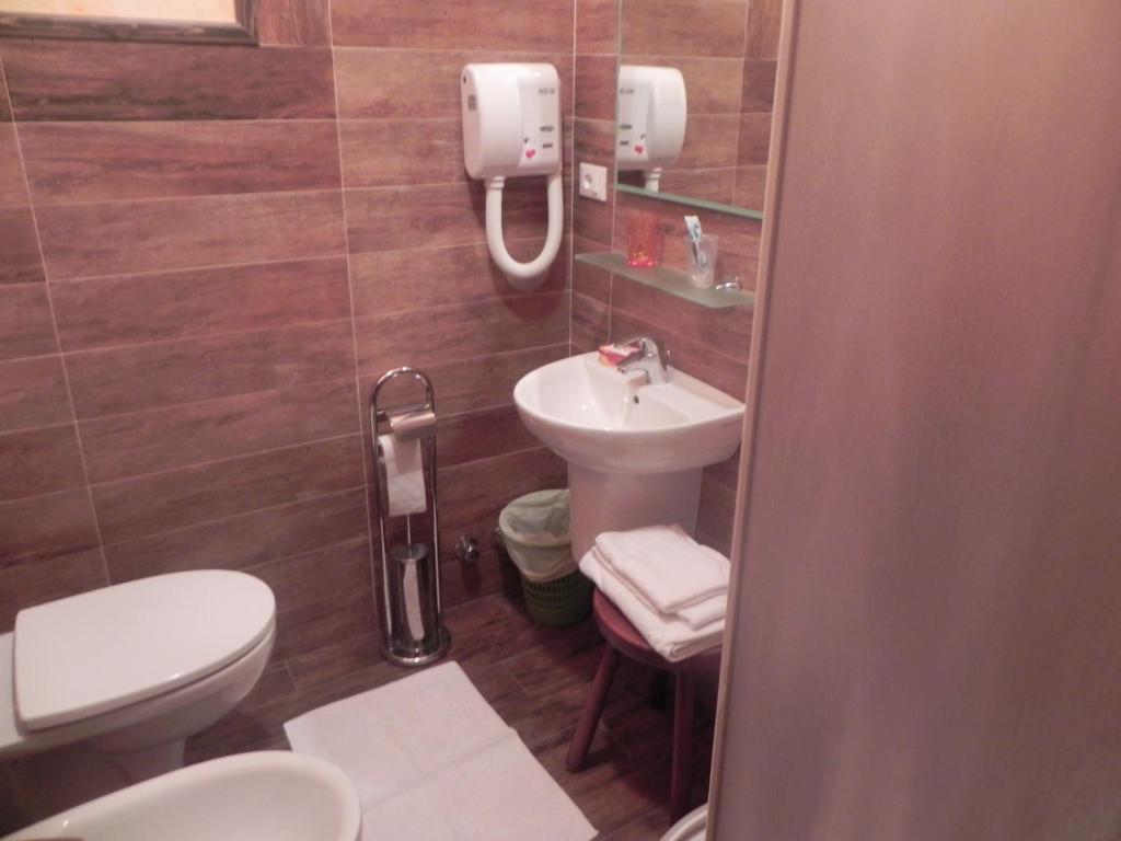 Hotel Trois Etoiles Entracque Bilik gambar