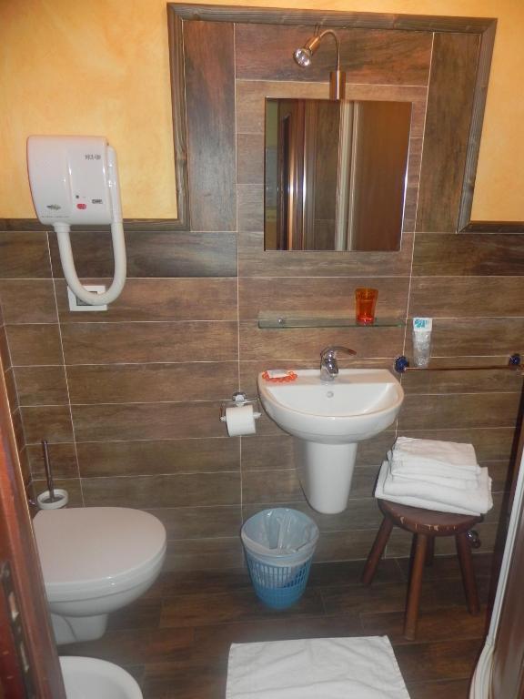 Hotel Trois Etoiles Entracque Bilik gambar