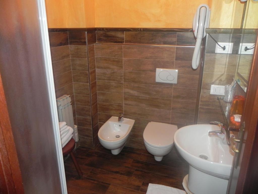 Hotel Trois Etoiles Entracque Bilik gambar