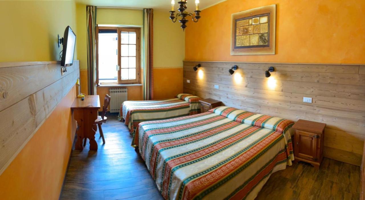 Hotel Trois Etoiles Entracque Luaran gambar
